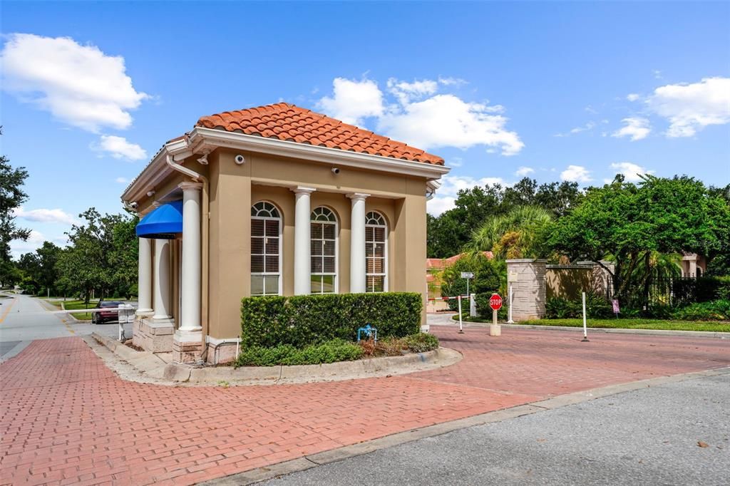 Activo con contrato: $725,000 (4 camas, 3 baños, 2749 Pies cuadrados)