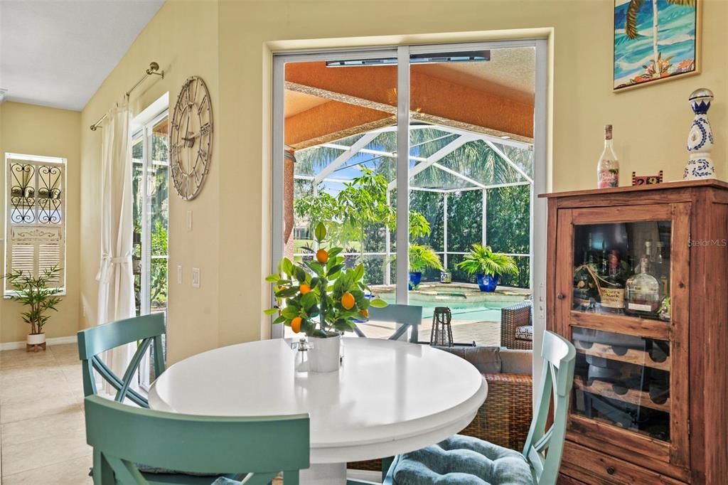 Activo con contrato: $725,000 (4 camas, 3 baños, 2749 Pies cuadrados)