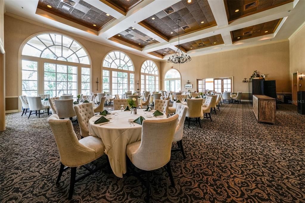 Activo con contrato: $725,000 (4 camas, 3 baños, 2749 Pies cuadrados)