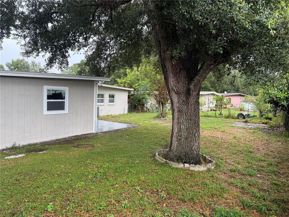 合同活跃: $360,000 (4 贝兹, 2 浴室, 1610 平方英尺)