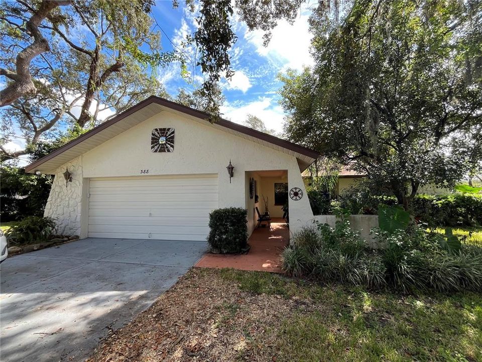 Active With Contract: $250,000 (2 beds, 2 baths, 1718 Square Feet)