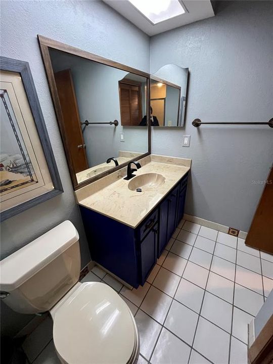 Active With Contract: $250,000 (2 beds, 2 baths, 1718 Square Feet)