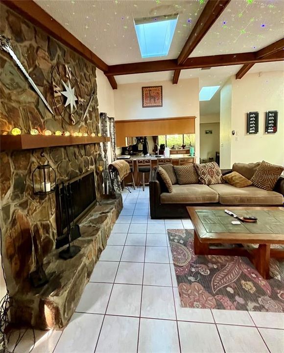 Active With Contract: $250,000 (2 beds, 2 baths, 1718 Square Feet)