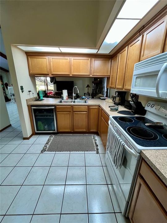 Active With Contract: $250,000 (2 beds, 2 baths, 1718 Square Feet)