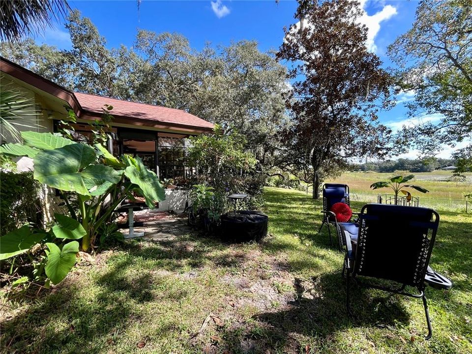 Active With Contract: $250,000 (2 beds, 2 baths, 1718 Square Feet)