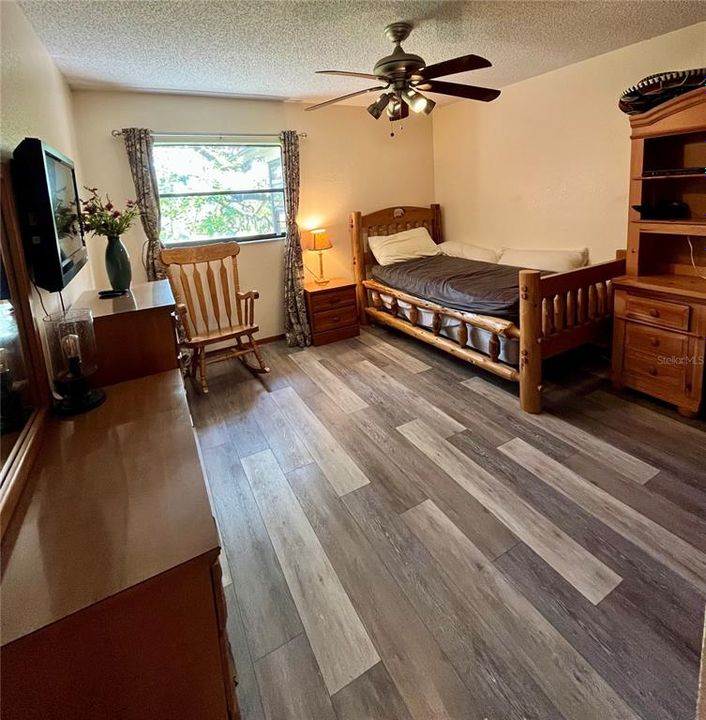 Active With Contract: $250,000 (2 beds, 2 baths, 1718 Square Feet)