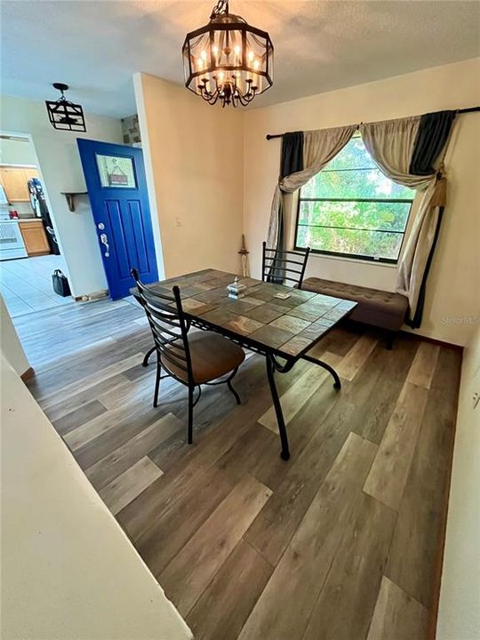 Active With Contract: $250,000 (2 beds, 2 baths, 1718 Square Feet)