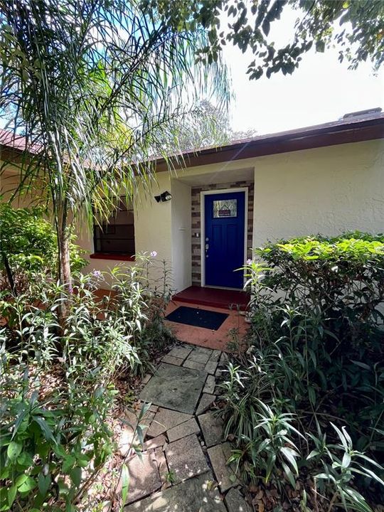 Active With Contract: $250,000 (2 beds, 2 baths, 1718 Square Feet)