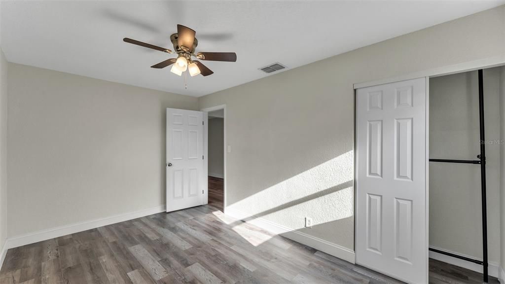 Activo con contrato: $219,900 (3 camas, 1 baños, 888 Pies cuadrados)