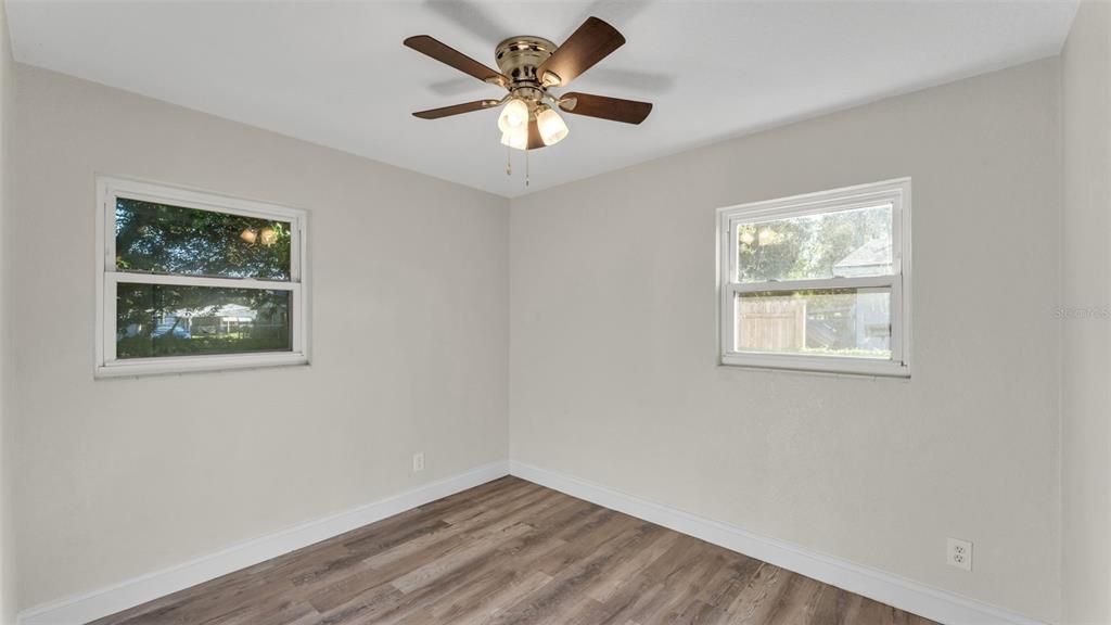 Activo con contrato: $219,900 (3 camas, 1 baños, 888 Pies cuadrados)