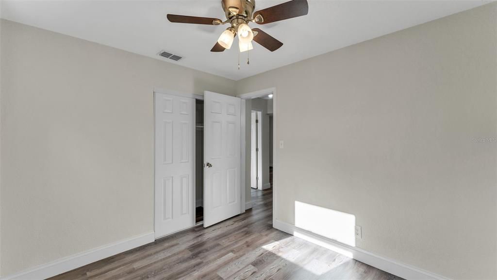 Activo con contrato: $219,900 (3 camas, 1 baños, 888 Pies cuadrados)