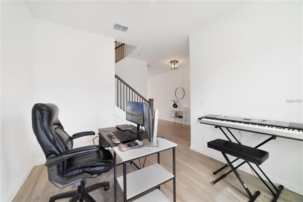 For Sale: $499,999 (5 beds, 3 baths, 2882 Square Feet)