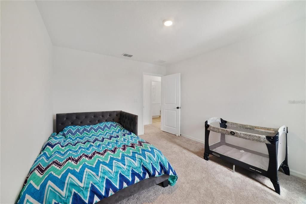 For Sale: $499,999 (5 beds, 3 baths, 2882 Square Feet)