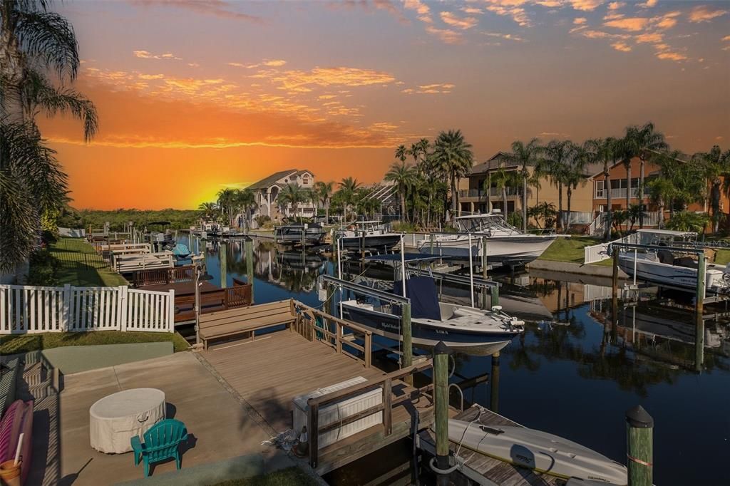 待售: $895,000 (3 贝兹, 3 浴室, 2455 平方英尺)