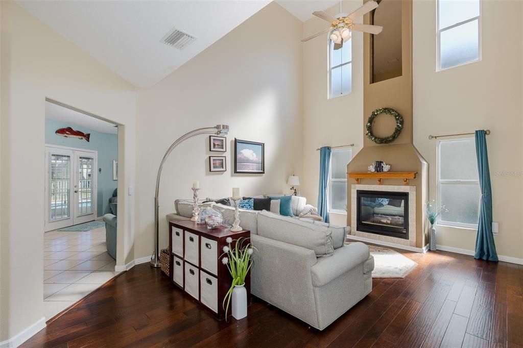 待售: $895,000 (3 贝兹, 3 浴室, 2455 平方英尺)