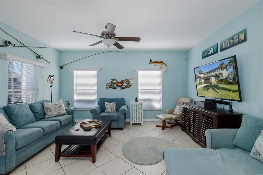 待售: $895,000 (3 贝兹, 3 浴室, 2455 平方英尺)