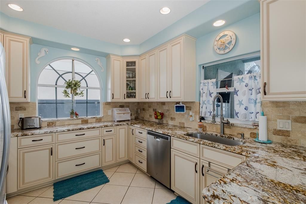 待售: $895,000 (3 贝兹, 3 浴室, 2455 平方英尺)