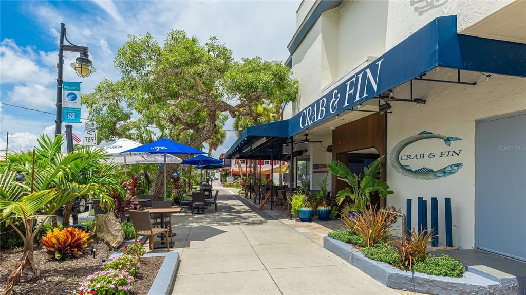 For Sale: $1,440,000 (4 beds, 4 baths, 3249 Square Feet)