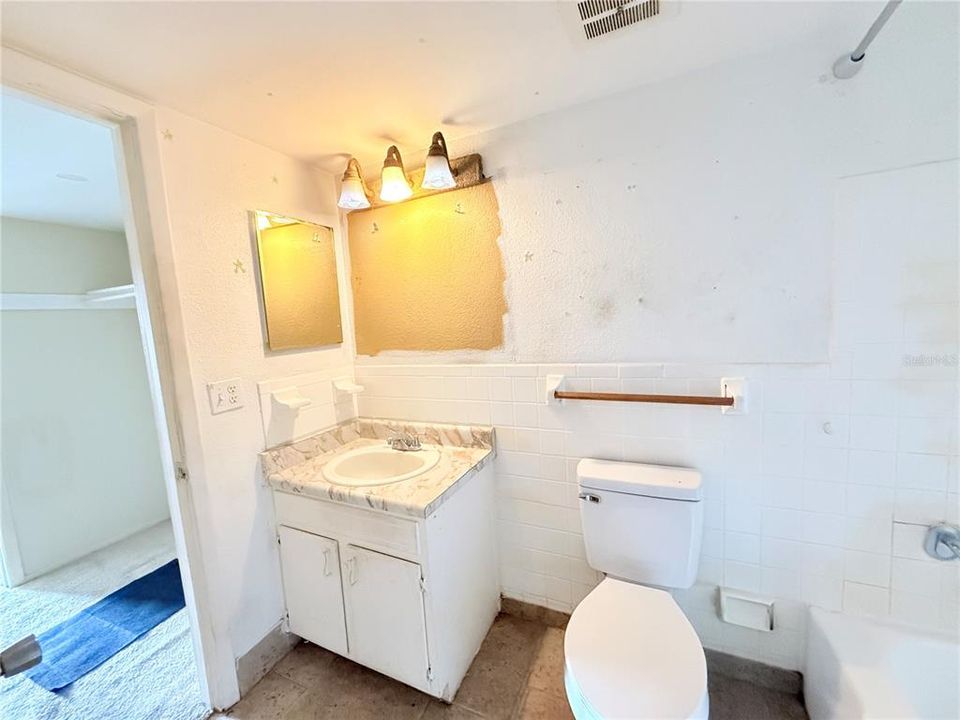 Activo con contrato: $85,000 (1 camas, 1 baños, 825 Pies cuadrados)