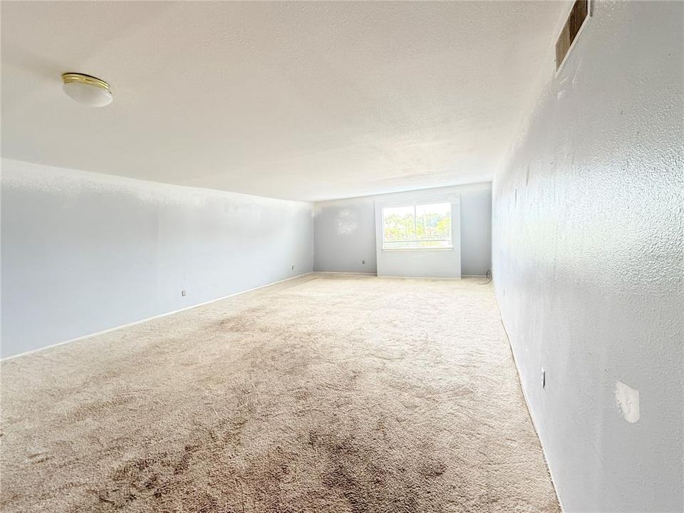 Activo con contrato: $85,000 (1 camas, 1 baños, 825 Pies cuadrados)