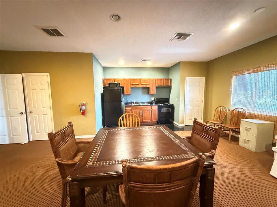 Activo con contrato: $85,000 (1 camas, 1 baños, 825 Pies cuadrados)