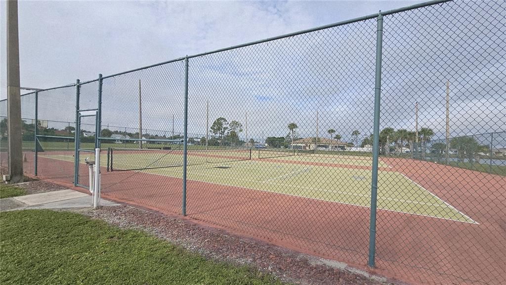 В аренду: $2,700 (2 спален, 1 ванн, 918 Квадратных фут)