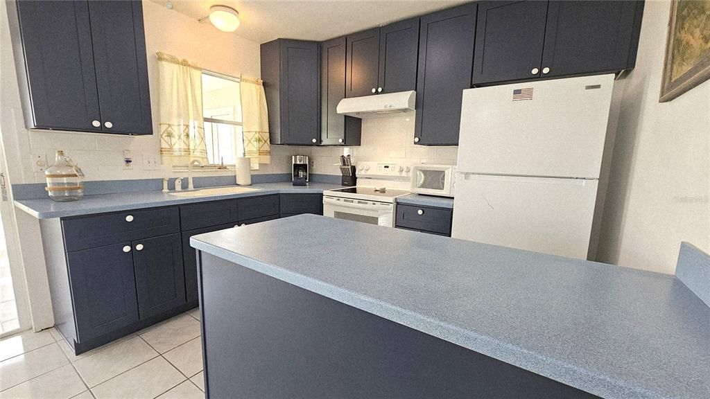 В аренду: $2,700 (2 спален, 1 ванн, 918 Квадратных фут)