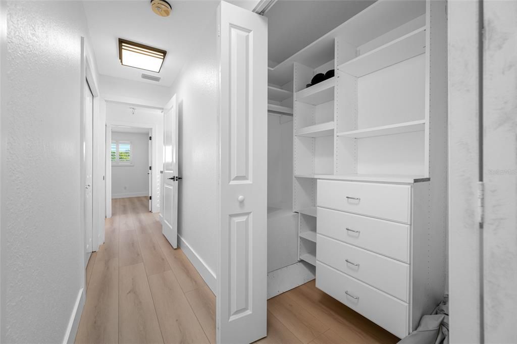 En Venta: $549,999 (3 camas, 2 baños, 1420 Pies cuadrados)