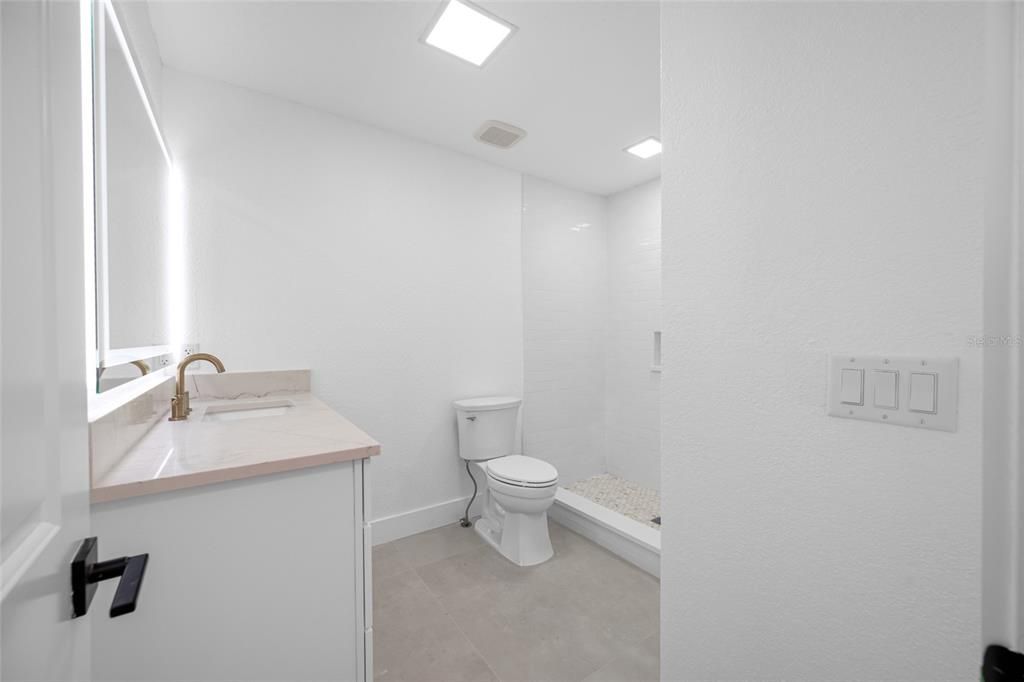 En Venta: $549,999 (3 camas, 2 baños, 1420 Pies cuadrados)