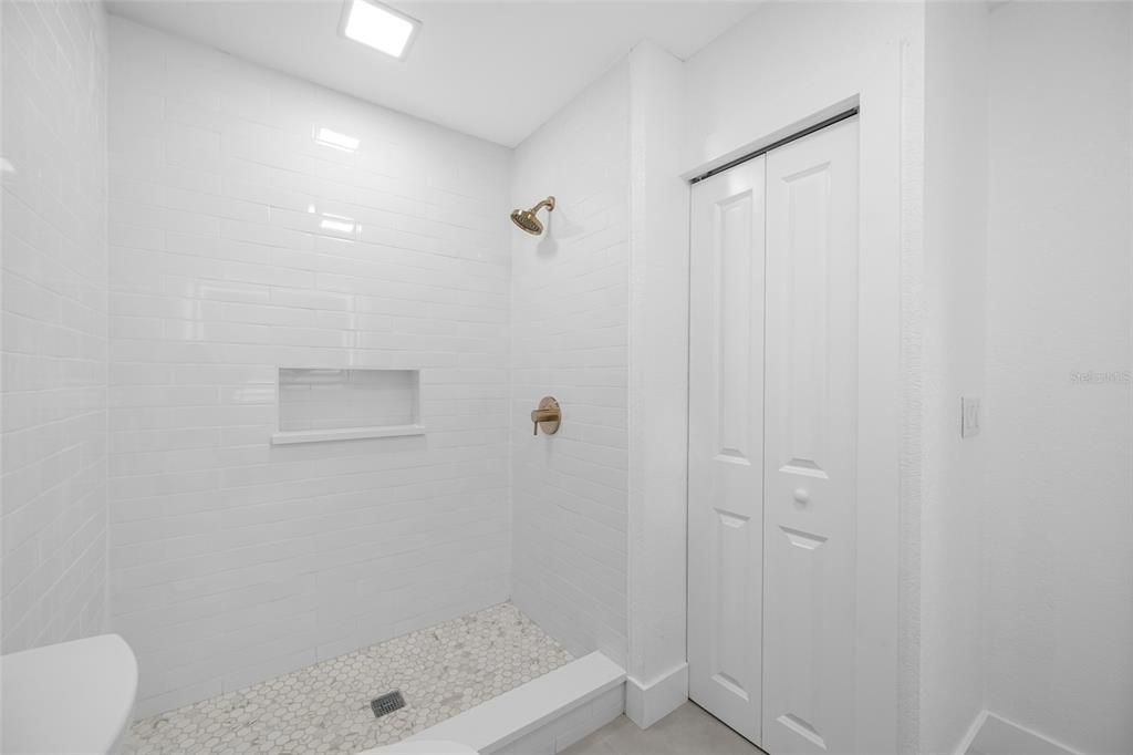 En Venta: $549,999 (3 camas, 2 baños, 1420 Pies cuadrados)