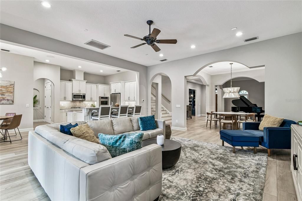 待售: $1,400,000 (5 贝兹, 4 浴室, 3962 平方英尺)