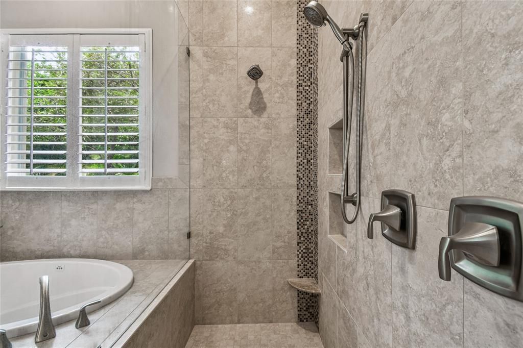 待售: $1,400,000 (5 贝兹, 4 浴室, 3962 平方英尺)