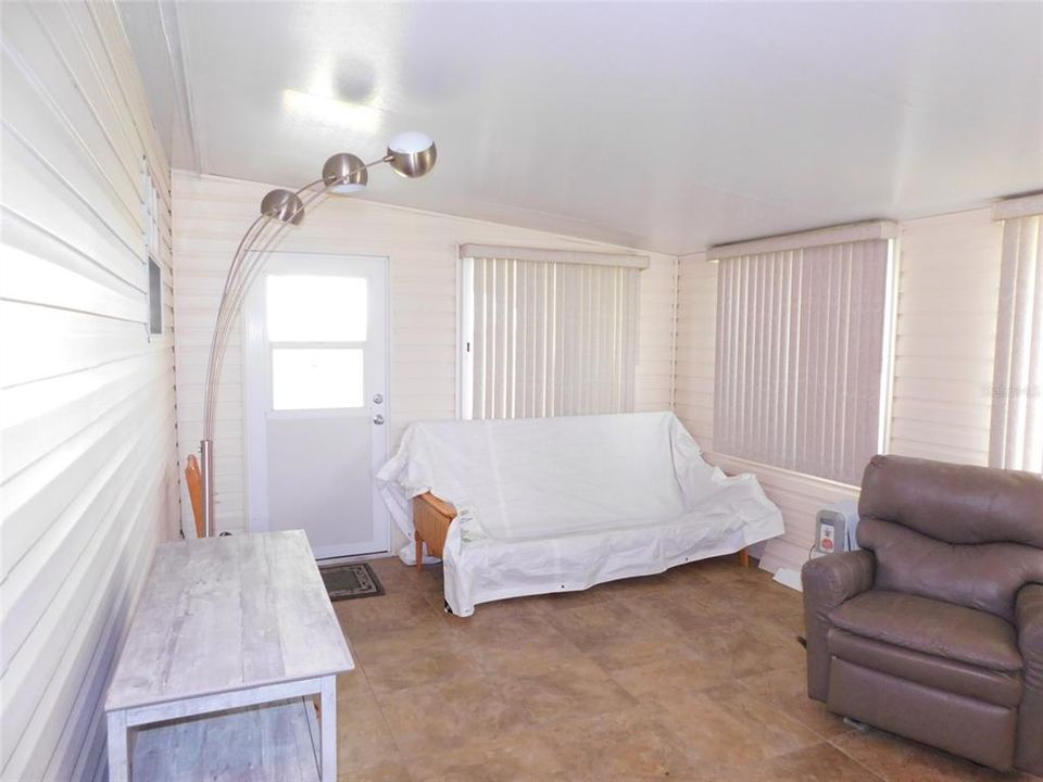 Active With Contract: $188,000 (2 beds, 2 baths, 1278 Square Feet)