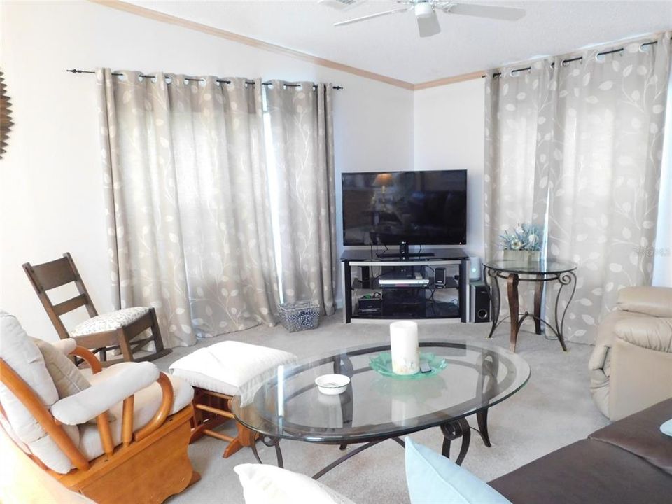 Active With Contract: $188,000 (2 beds, 2 baths, 1278 Square Feet)