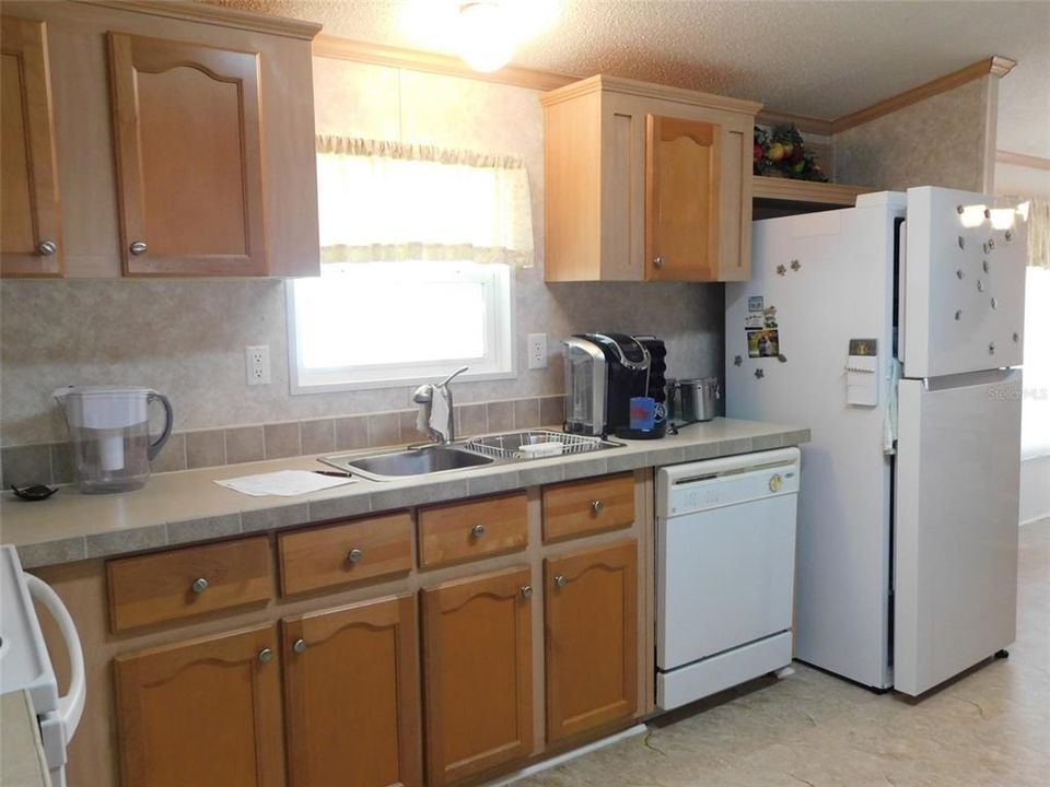 Active With Contract: $188,000 (2 beds, 2 baths, 1278 Square Feet)