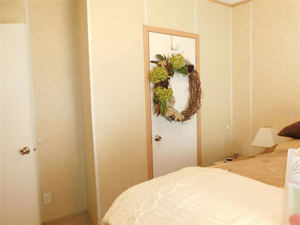 Active With Contract: $188,000 (2 beds, 2 baths, 1278 Square Feet)