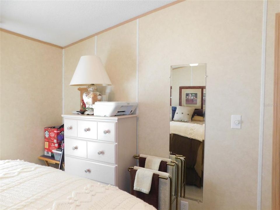 Active With Contract: $188,000 (2 beds, 2 baths, 1278 Square Feet)