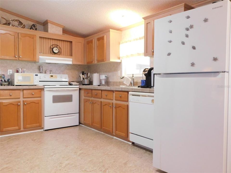 Active With Contract: $188,000 (2 beds, 2 baths, 1278 Square Feet)