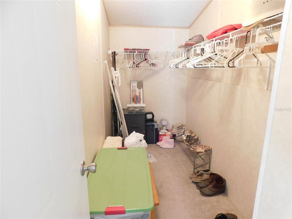 Active With Contract: $188,000 (2 beds, 2 baths, 1278 Square Feet)