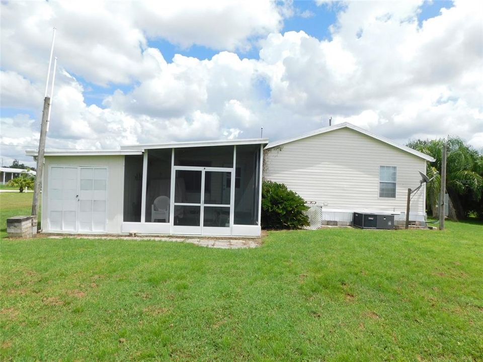 Active With Contract: $188,000 (2 beds, 2 baths, 1278 Square Feet)