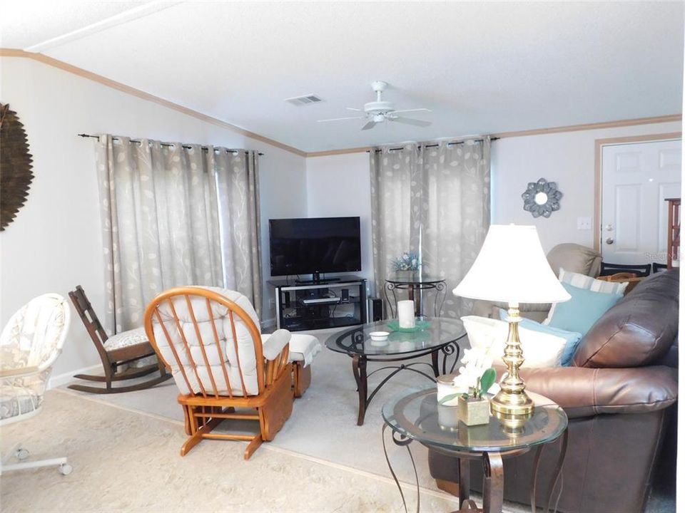 Active With Contract: $188,000 (2 beds, 2 baths, 1278 Square Feet)