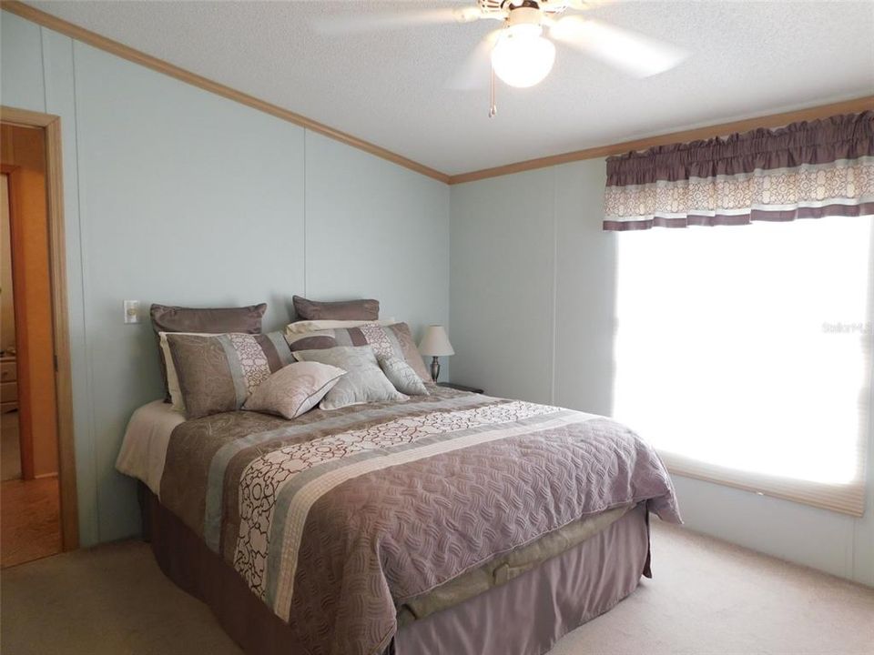 Active With Contract: $188,000 (2 beds, 2 baths, 1278 Square Feet)