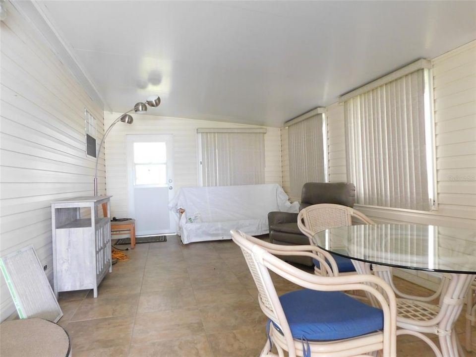 Active With Contract: $188,000 (2 beds, 2 baths, 1278 Square Feet)