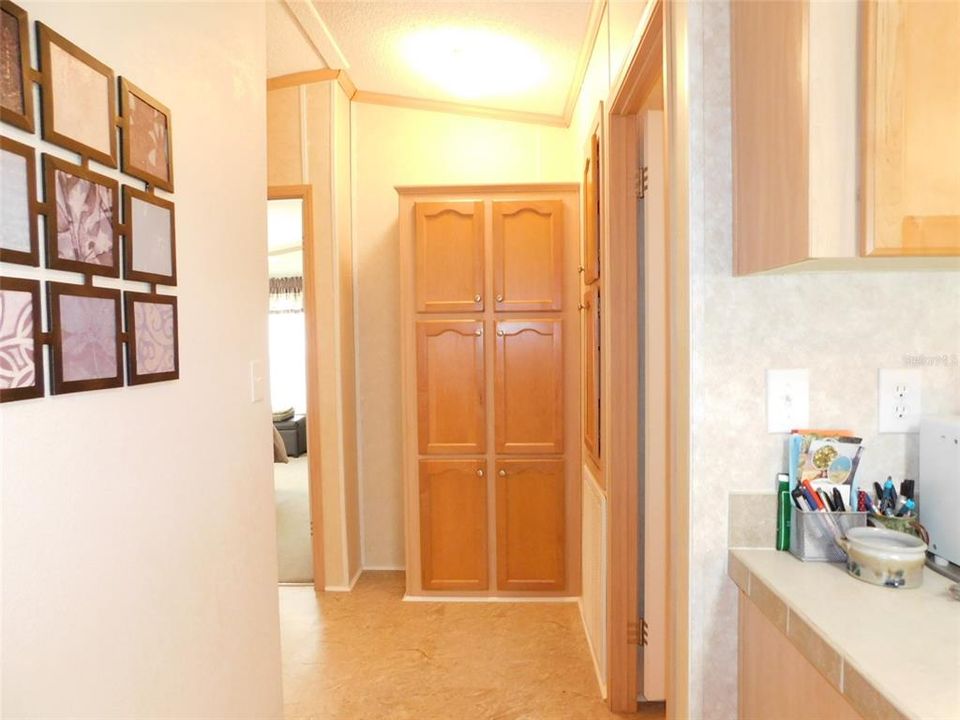 Active With Contract: $188,000 (2 beds, 2 baths, 1278 Square Feet)