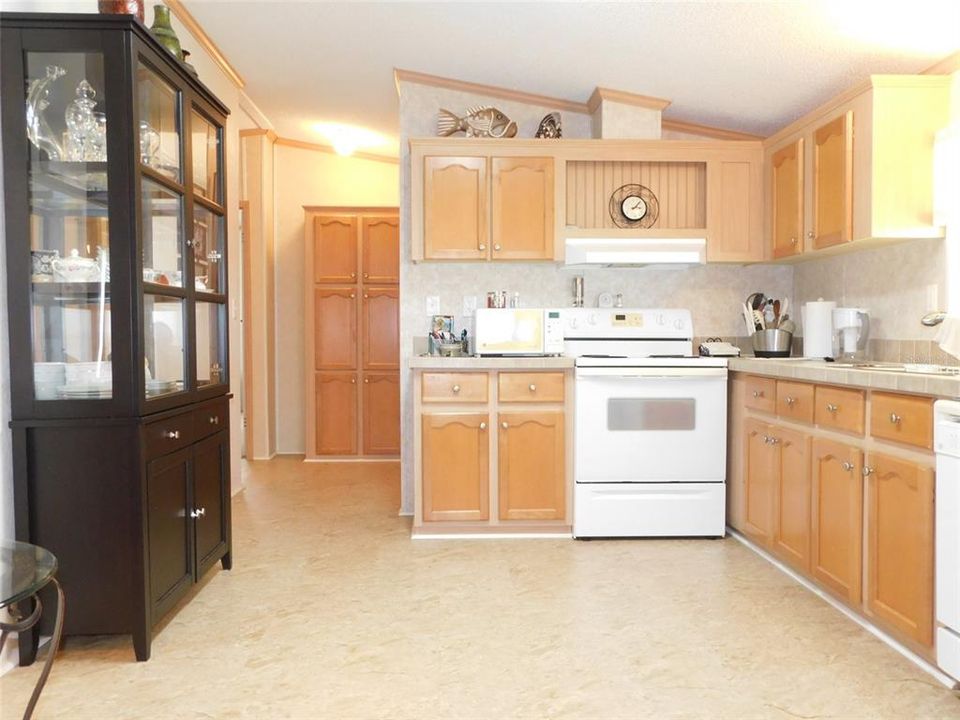 Active With Contract: $188,000 (2 beds, 2 baths, 1278 Square Feet)