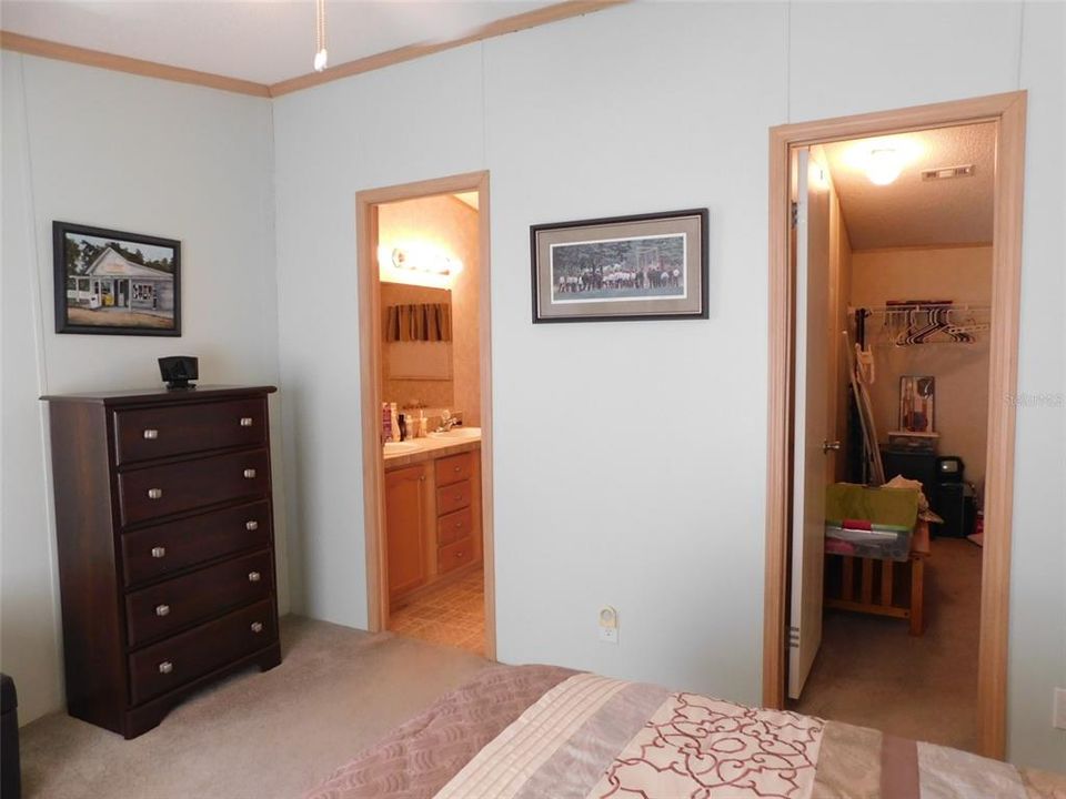 Active With Contract: $188,000 (2 beds, 2 baths, 1278 Square Feet)