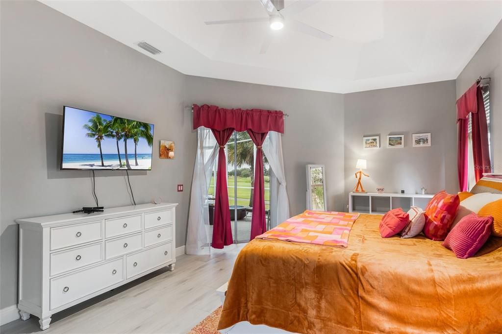 Active With Contract: $899,900 (3 beds, 2 baths, 2501 Square Feet)