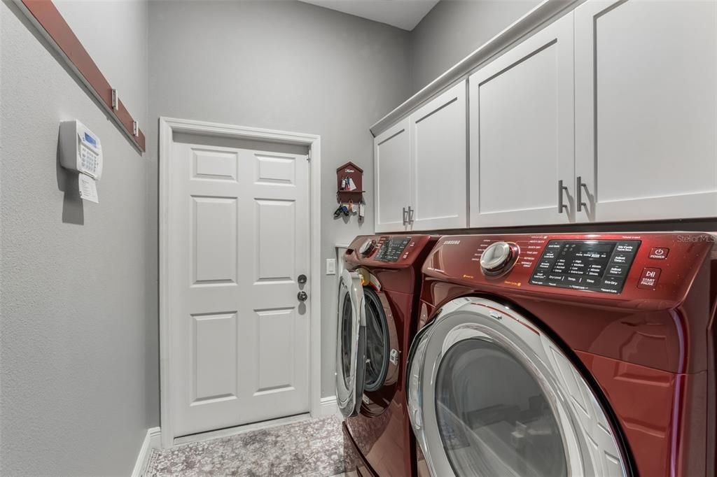 Active With Contract: $899,900 (3 beds, 2 baths, 2501 Square Feet)