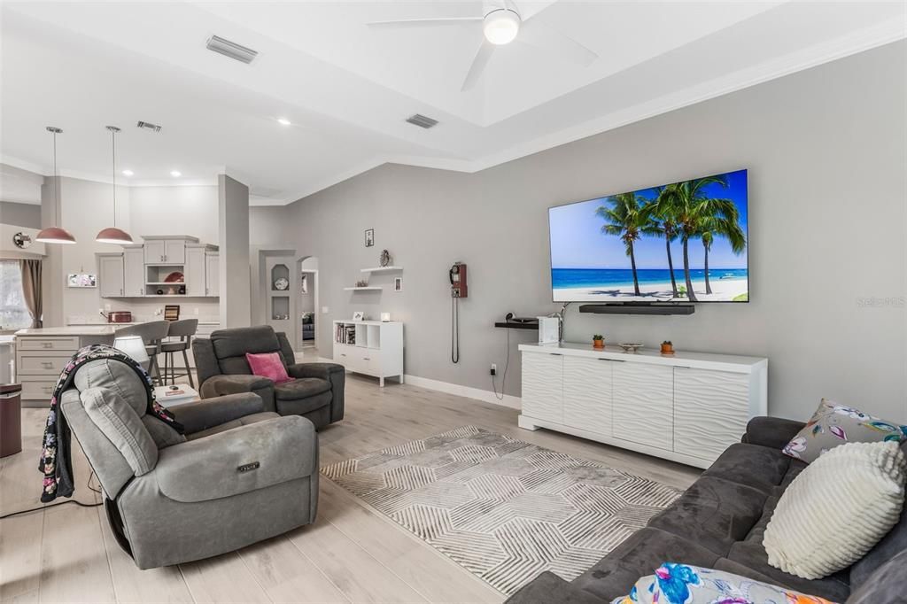 Active With Contract: $899,900 (3 beds, 2 baths, 2501 Square Feet)