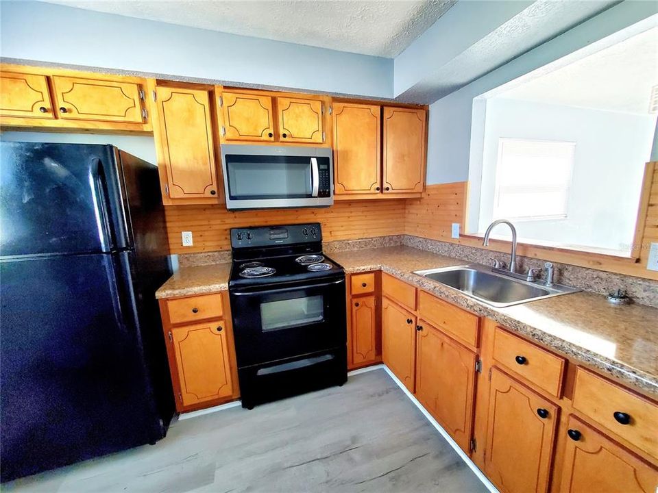 En Venta: $359,900 (4 camas, 0 baños, 1614 Pies cuadrados)